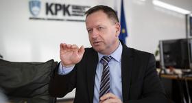 Janša oster do KPK, ki pa zaposluje kadre, povezane s stranko SDS - siol.net