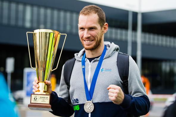 Srebrni odbojkarji so doma, popoldne sprejem na Kongresnem trgu #video