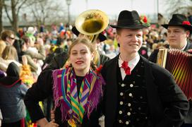 pust Ptujski karneval povorka Ptuj