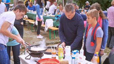 Na pikniku s starši otrok z rakom: smeh in pozitiva