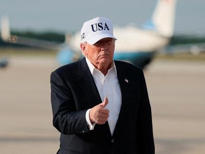 Trump umika tožbo proti IRS, v zameno predlaga odškodninski sklad