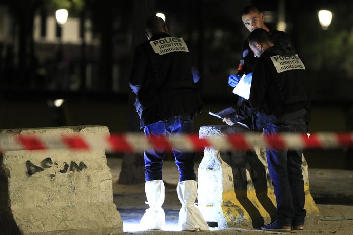 Pariz, napad z nožem | V napadu z nožem je bilo ranjenih sedem ljudi. | Foto Reuters