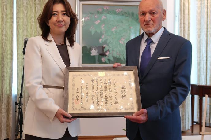Akiko Jošida, Miroslav Cerar | Miroslav Cerar je v Ljubljani prejel posebno priznanje japonske ambasade v naši državi za promocijo prijateljstva in sodelovanja. | Foto Veleposlaništvo Japonske v Republiki Sloveniji