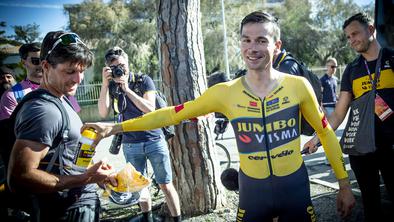 Roglič na Giru dobil skakalni obisk