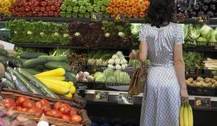 V smeteh pogosto pristanejo najbolj zdravi deli zelenjave in sadja