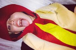 Hot dog ali človek? Miley Cyrus! (video)