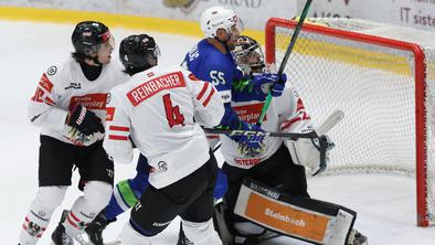 Slovenci hud sosedski boj končali s porazom po loteriji, v ponedeljek jih čaka dan D