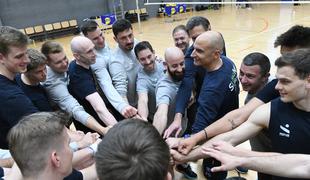 Slovenske odbojkarje pred izzivi v Braziliji vodi pot še v Turčijo