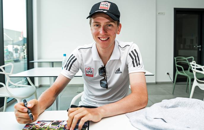 Moštveni kolega Pogačarja: Tadej je prvi Tour zmagal, ko je jedel pico, pil pivo in igral PlayStation