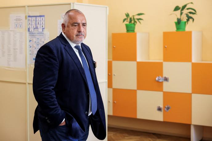 Bojko Borisov | Bolgari so se na volišča znova odpravili sredi dolgoletne politične krize in štiri mesece po zadnjih volitvah, ki so jih pripravili po razpadu desnosredinske koalicijske vlade. Relativna zmagovalka je po vzporednih volitvah desnosredinska stranka Gerb, ki jo vodi Bojko Borisov. | Foto Reuters