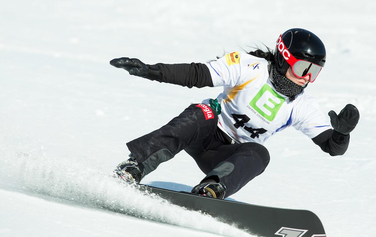 Glorija Kotnik | Gloria Kotnik je na paralelnem slalomu v Moskvi izpadla že v osmini finala. | Foto Vid Ponikvar