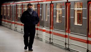 Na Češkem v čelnem trčenju vlakov mrtvi in ranjeni