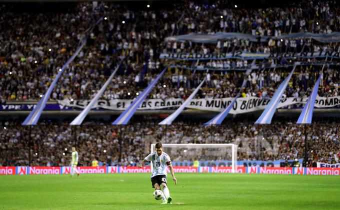 Messiju je na Bomboneri zaploskalo 55 tisoč navijačev. | Foto: Reuters