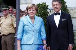 Zakaj je nemška kanclerka Angela Merkel padla s stola?