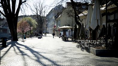 Številke ne lažejo: ukrepe spoštujemo, a Slovenija se prebuja