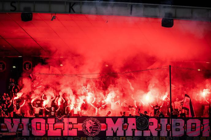 Maribor Navijači Viole | Foto Jure Banfi/alesfevzer.com