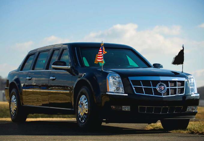 Predsednikovo vozilo je najpogosteje močno oklepljena (in oborožena) limuzina znamke Cadillac. Njen vzdevek je The Beast (Pošast).  | Foto: Thomas Hilmes/Wikimedia Commons