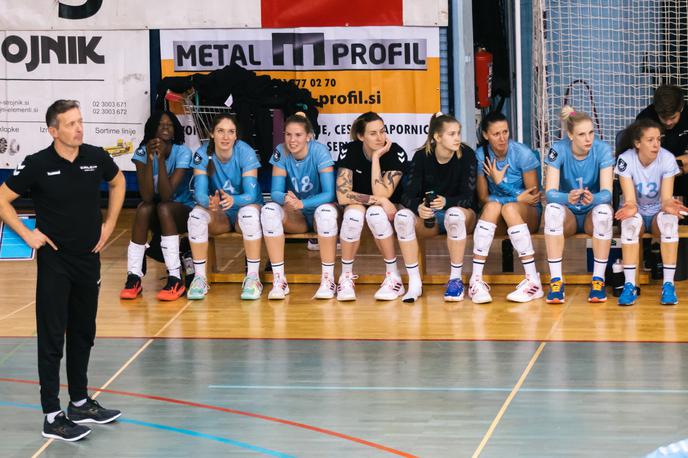 Calcit Volley, Gregor Rozman | Prvakinje iz Kamnika niso imele težav za zadnjimi Koprčankami. | Foto Klemen Brumec