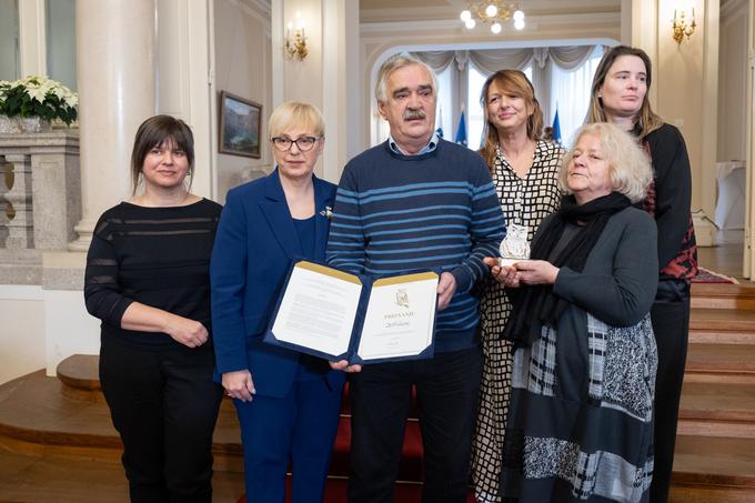 "Nisem podelila te nagrade z nekim upanjem, da se bo morda v kratkem kaj spremenilo. Žal vam moram povedati, da sem to upanje izgubila in mi je hudo," je dejala. | Foto: STA