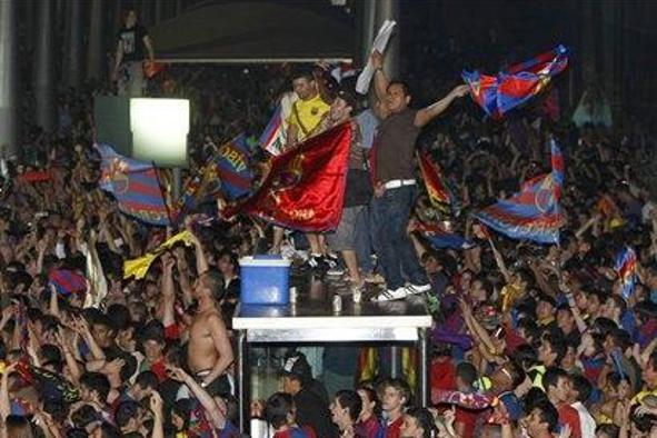 Veliko slavje navijačev Barce brez večjih izgredov