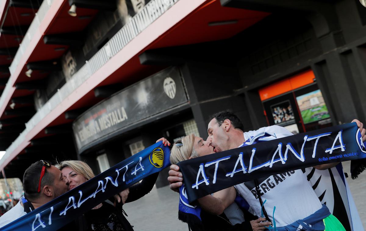 Valencia Atalanta | Čeprav ne bodo imeli pravice vstopa na štadion, je v Valencio pripotovalo kar nekaj navijačev Atalante. | Foto Reuters