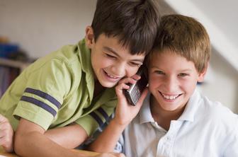 Prvi telefon – izi priložnost za zabavni vstop v digitalni svet