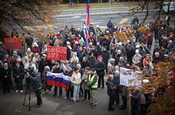 Na Linhartovi cesti v Ljubljani danes protestni shod proti kanalu C0 #foto #video