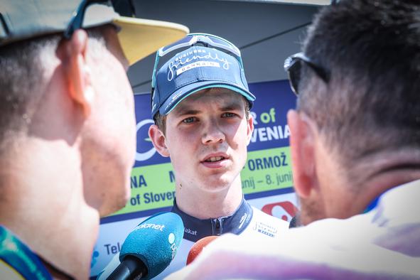 Jakob Omrzel: nadarjeni slovenski mladenič piše svojo pot