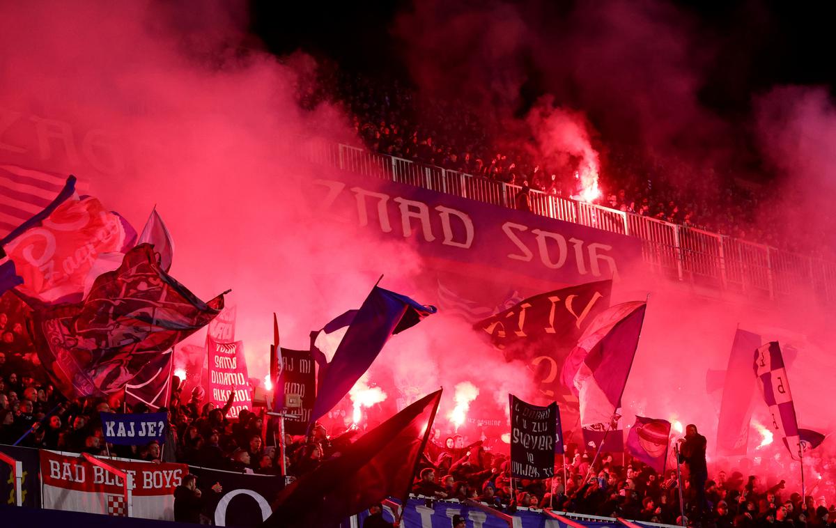 Dinamo Zagreb Bay Blue Boys | Dinamo Zagreb v tem stoletju še ni odigral uradne tekme v Srbiji. Danes jo bo v Bački Topoli, kjer pa navijači modrih, navijaška skupina Bad Blue Boys, ne bo imela vstopa na stadion. Podobno velja za goreče privržence Maccabija.  | Foto Reuters