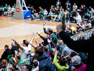 Košarkarski praznik v Hali Tivoli s piko na i