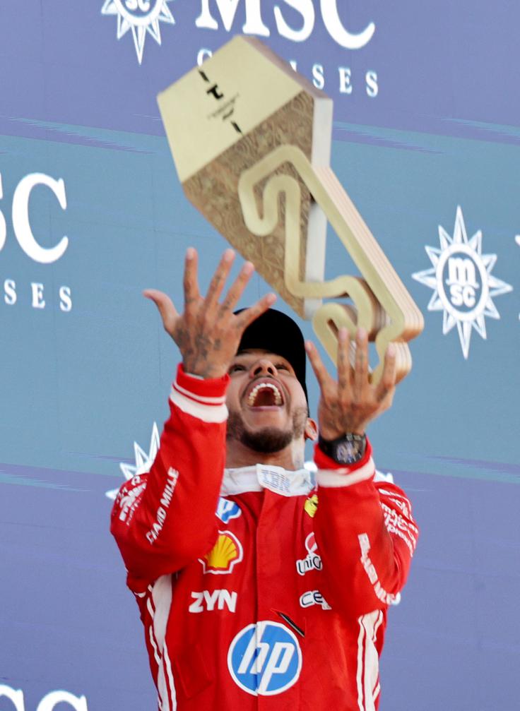 Pokal je ostal cel! | Foto: Reuters