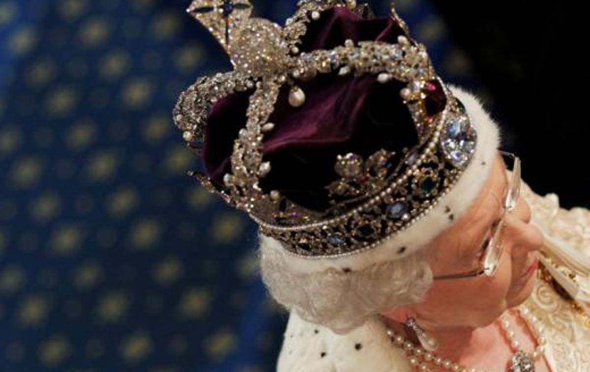 Kraljica Elizabeta II krona | Foto Reuters