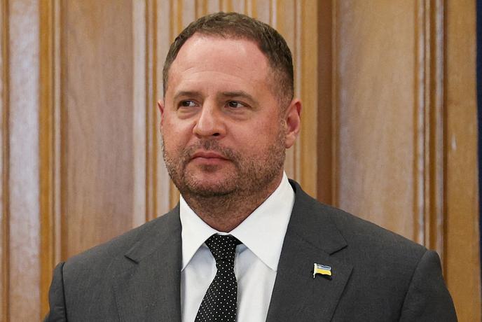 Ukrajinska protikorupcijska enota vdrla v dom vodje kabineta Zelenskega, ta je odstopil s položaja