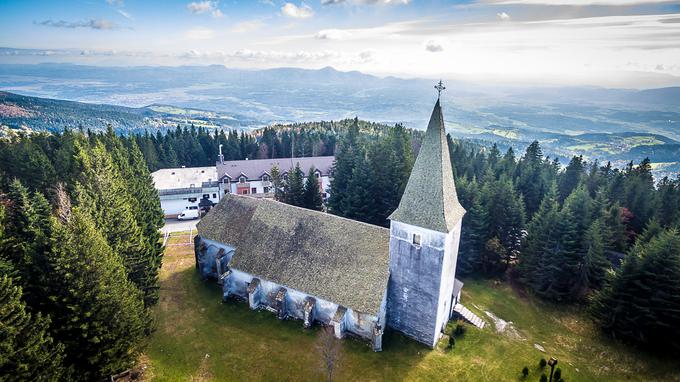 Cerkev Svetih Treh kraljev je bila pred davnimi časi priljubljeno romarsko središče. Vir: RIC Slov. Bistrica,  foto: Nino Verdnik | Foto: 