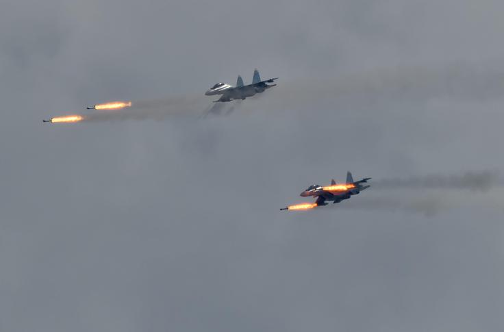 Ruskega lovca Su-30 so Ukrajinci s pomorskim dronom sestrelili nad Črnim morjem.  | Foto: Guliverimage