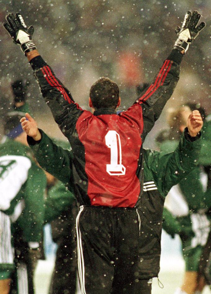 Leta 1999 se je Dabanović po nepozabnem remiju v Kijevu (1:1) s Slovenijo uvrstil na prvo veliko tekmovanje. Za izbrano vrsto je branil na 25 tekmah. | Foto: Reuters