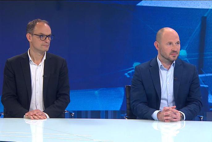 Trojčku se mudi z odgovori na njihov predlog