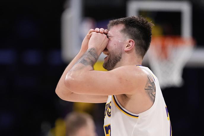 NBA priznala: sodniki oškodovali Luko Dončića in Lakerse