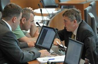 Pukšič za ustavno presojo poslovnika DZ