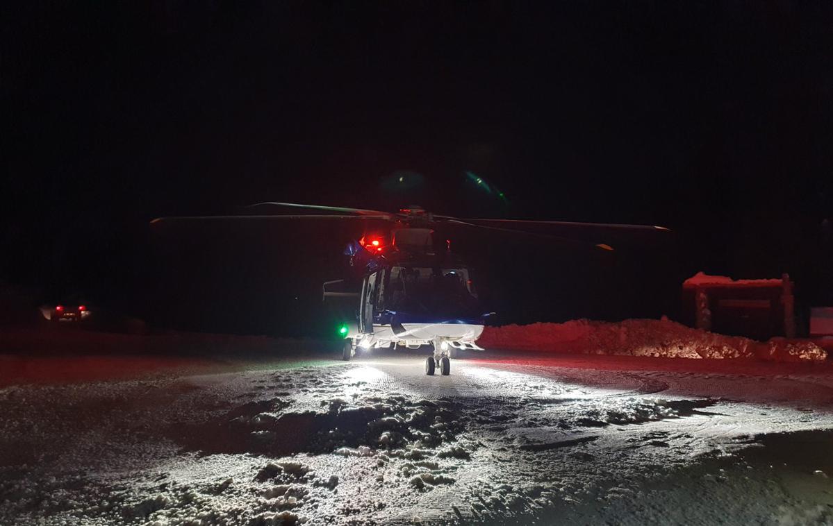 reševanje Krvavec | Na Krvavcu so v četrtek zvečer reševali osebo, ki se je huje poškodovala pri padcu. V UKC Ljubljana so jo prepeljali s helikopterjem. | Foto GRS Kranj
