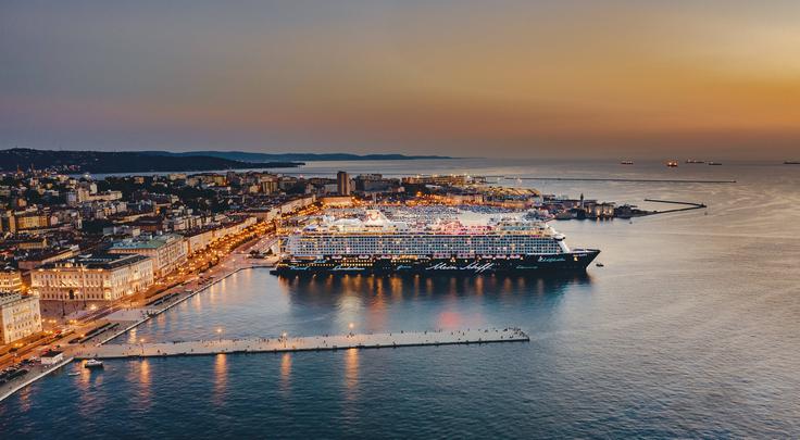 Trst leži malce zahodno od črte Beljak–Solkan–Koper, a so bili njegovi prebivalci v pozni antiki in zgodnjem srednjem veku del jugovzhodnoromanskega jezikovnega prostora. | Foto: Guliverimage