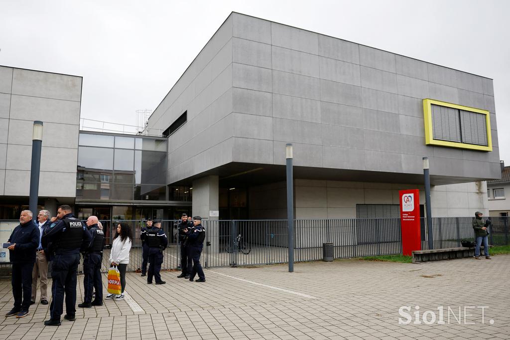 Francija, napad, šola, učiteljica, nož, policija