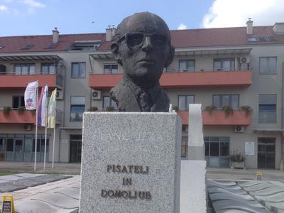 Bi moral ta mož postati prvi predsednik samostojne Slovenije?