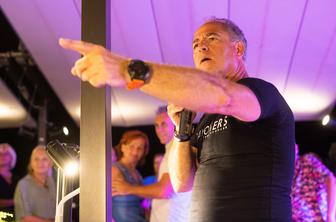 Vili Resnik na svojem koncertu noče VIP-ovcev