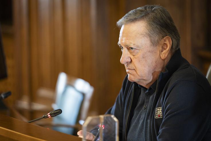 Janković za Delo pove, da ima ljubljanska občina s to vlado dobre, korektne odnose: "Dobili smo evropski denar za vse ceste, čakamo na odločitev za sežigalnico, tu brez vlade ne gre. Pripravili so koncesijo, na katero se bomo prijavili, z gradnjo sežigalnice bomo v 70 odstotkih samozadostni, stroški za ogrevanje bodo nižji." | Foto: Bojan Puhek