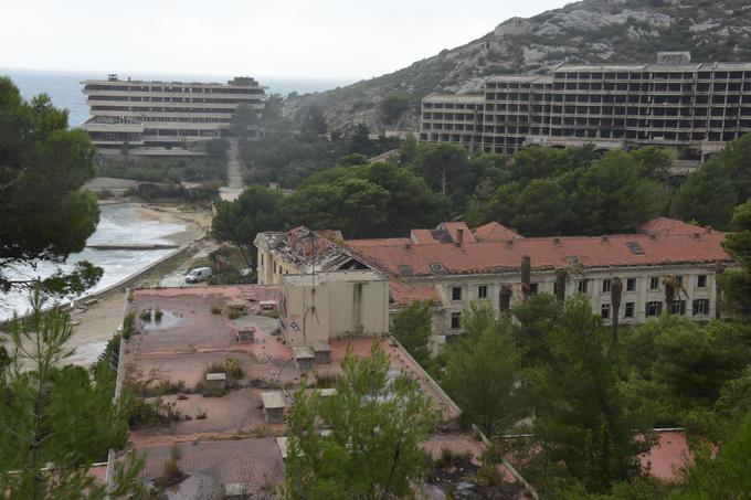 Razpadajoči turistični kompleks Kupari pri Dubrovniku, kjer Kate Winslet snema nov film. | Foto: Profimedia