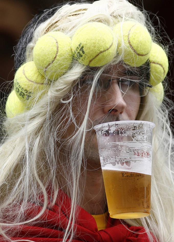 Pivo le še zunaj teniških igrišč. | Foto: Guliverimage