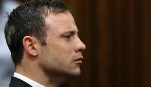 Oscar Pistorius kriv uboja svojega dekleta (video)
