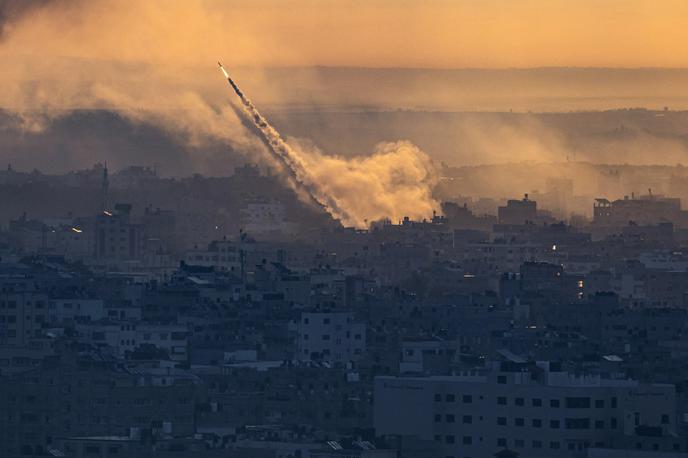 Gaza, Izrael, Napad | 7. oktober, izstrelitev Hamasove rakete, naperjene proti mestom v Izraelu. | Foto Guliverimage