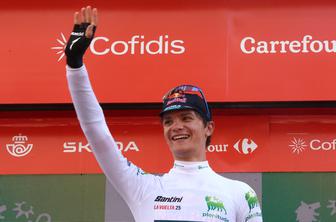 Giulio Pellizzari do krstne zmage, Vingegaard še malce pobegnil Almeidi